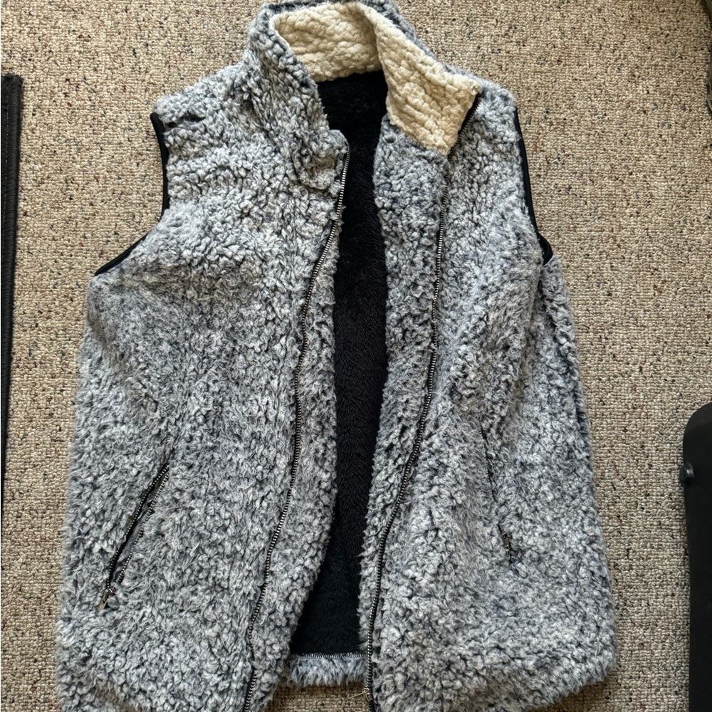 Women’s navy blue Sherpa vest